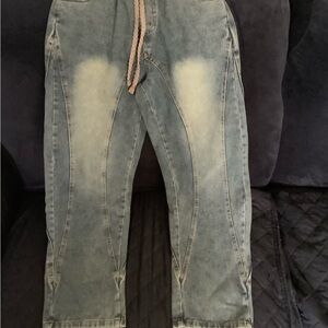Men's Light Blue Jeans